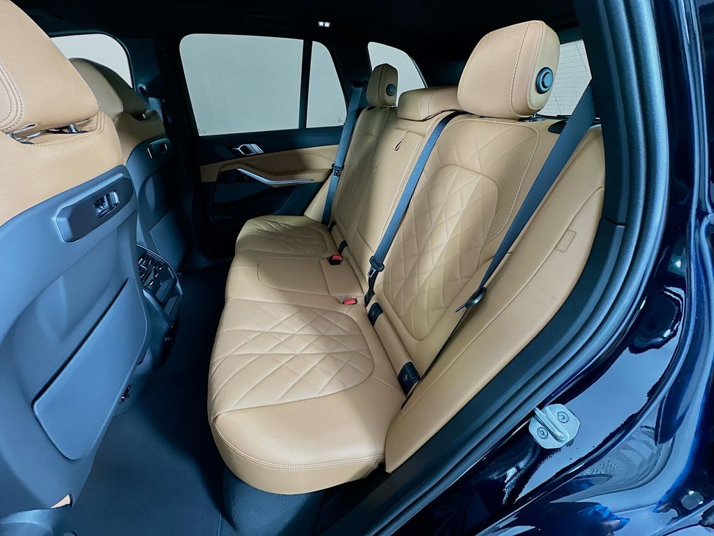 Thumbnail: 2026 BMW X5 - 17