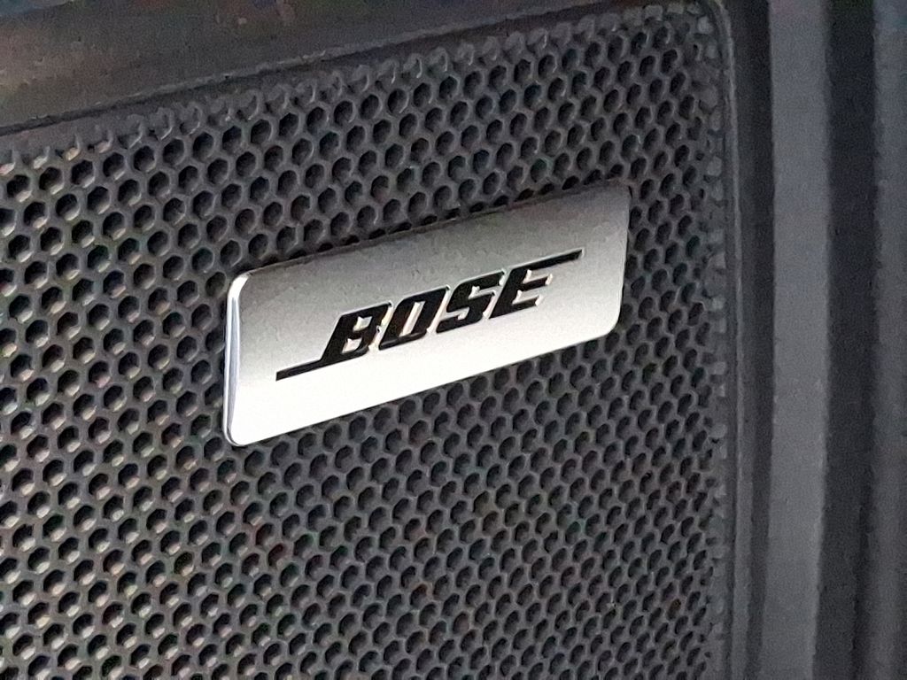 Thumbnail: 2026 Porsche Macan - 27