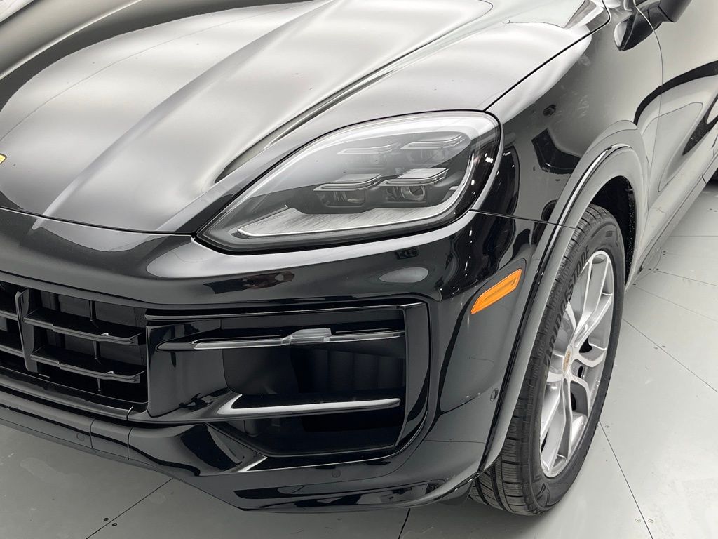 2025 Porsche Cayenne  28
