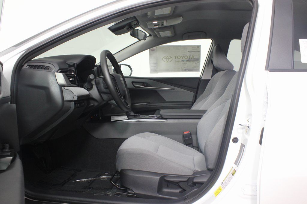 2025 Toyota Camry LE 5