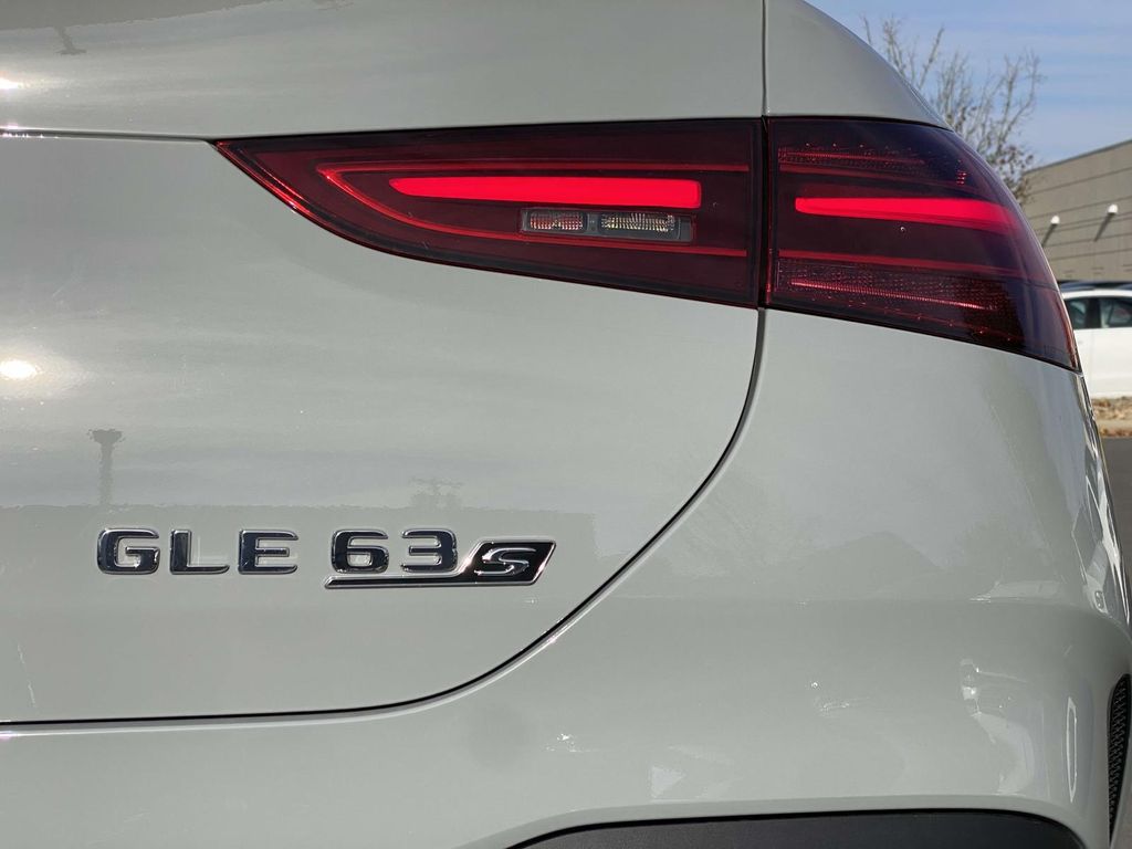 2025 Mercedes-Benz GLE 63 AMG 12