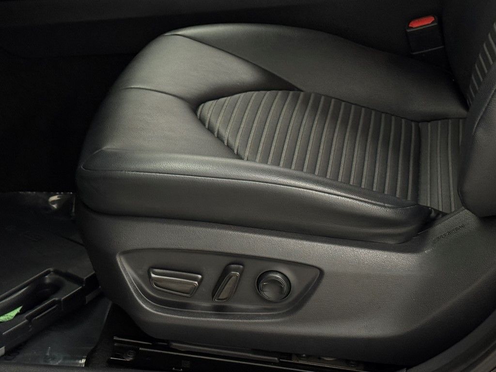 2019 Toyota Camry SE 20