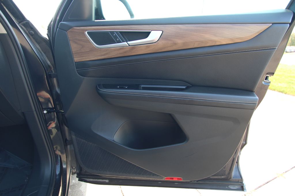 Used 2025 Volkswagen Atlas SUV