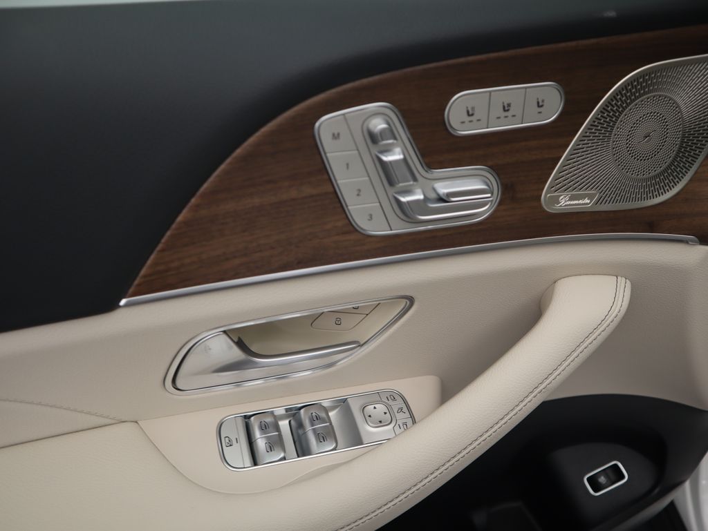 Thumbnail: 2026 Mercedes-Benz GLE - 25