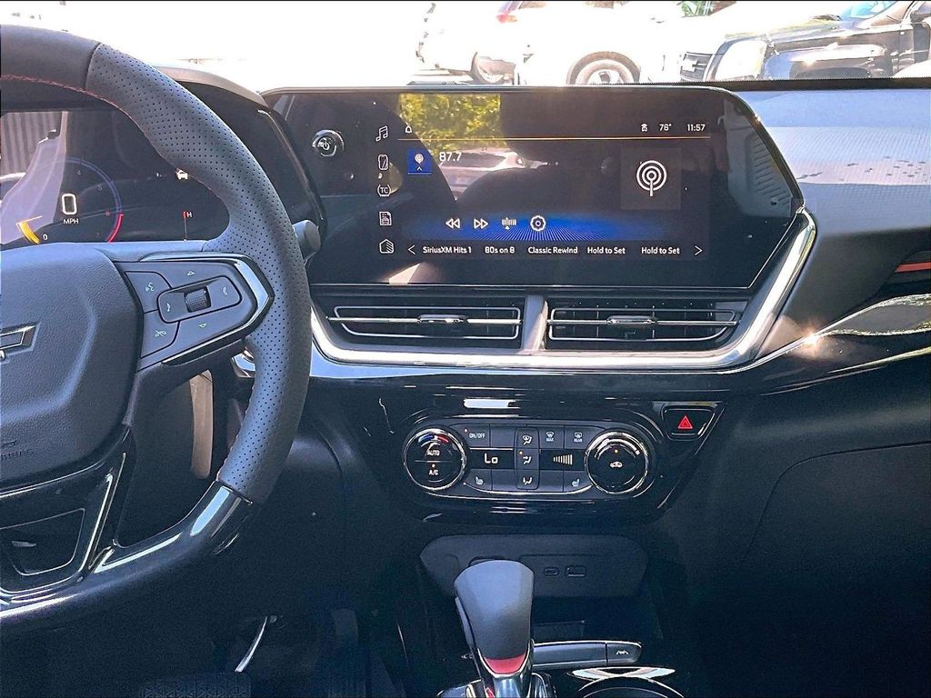 2026 Chevrolet Trax — photo 13