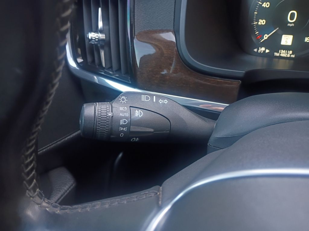 Used Car 2018 Volvo S90  T5 Momentum For Sale Under $15,000 In Austin, Texas