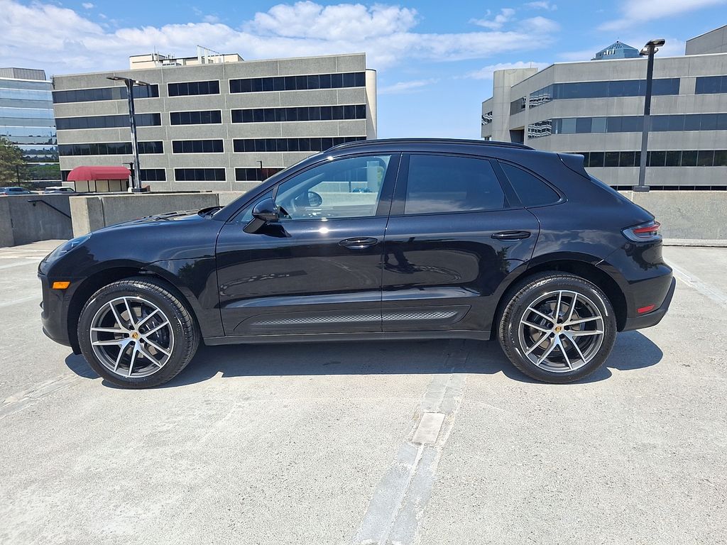Thumbnail: 2026 Porsche Macan - 2