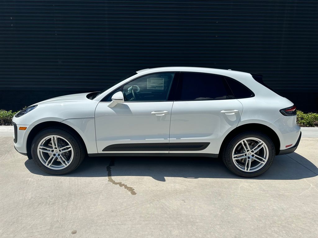 2024 Porsche Macan  2