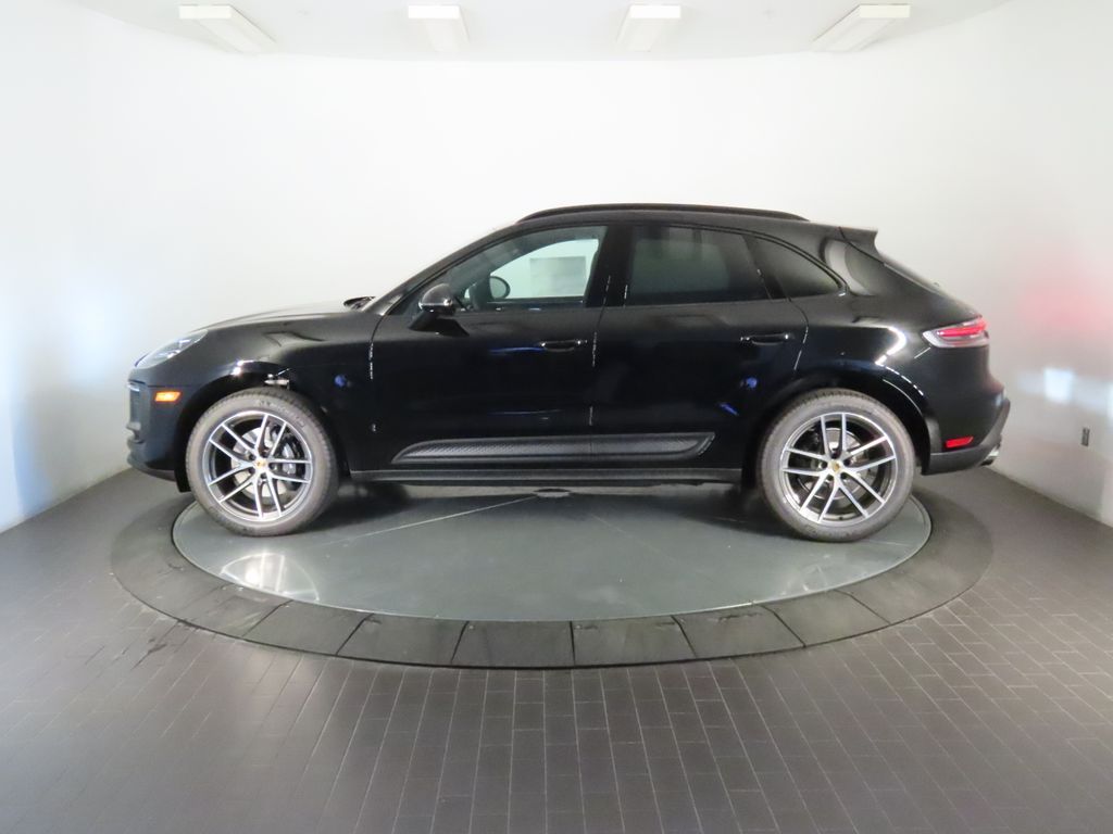 Thumbnail: 2026 Porsche Macan - 2
