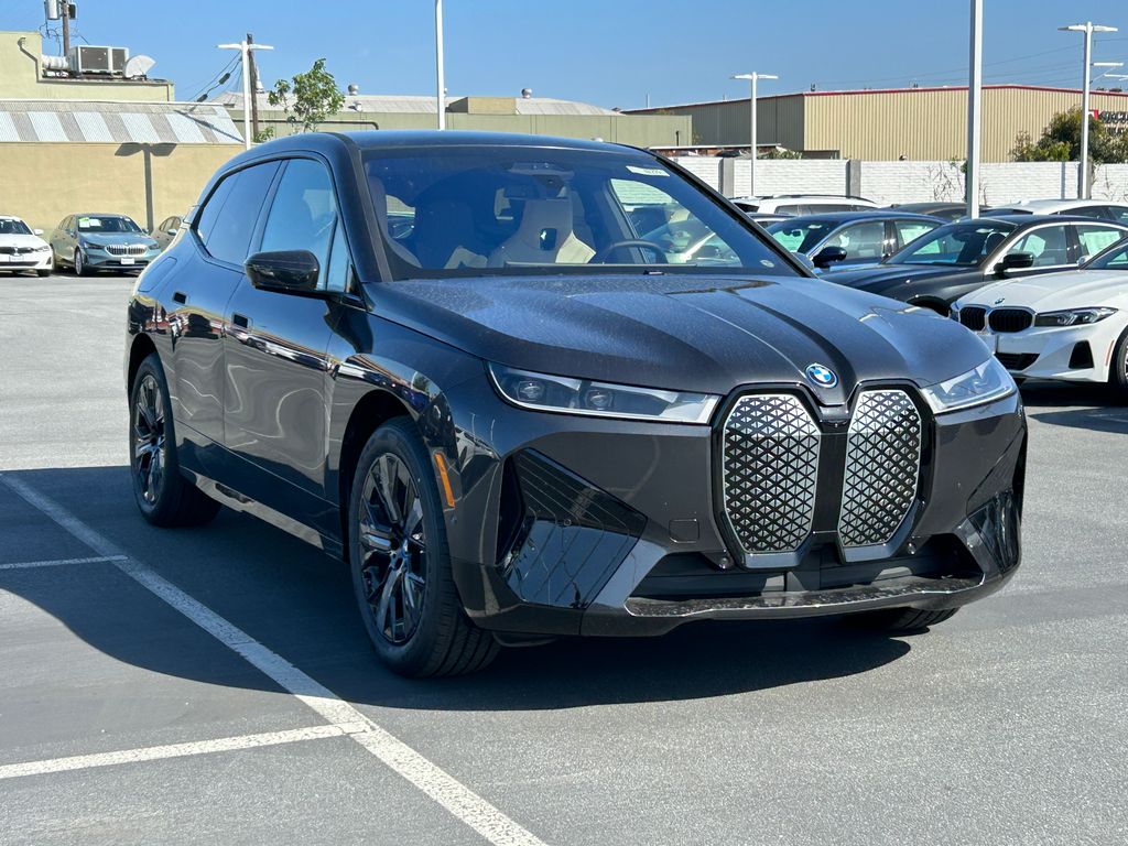 2025 BMW iX xDrive50 7