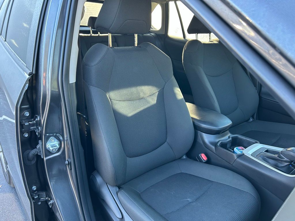 Thumbnail: 2025 Toyota RAV4 - 15