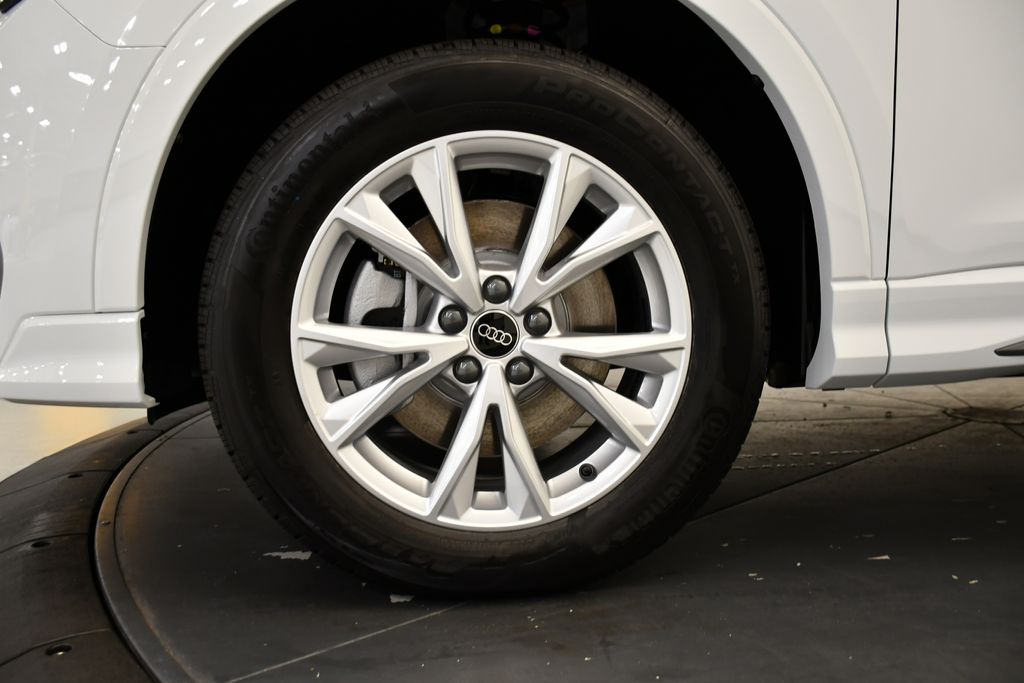 Thumbnail: 2025 Audi Q3 - 14