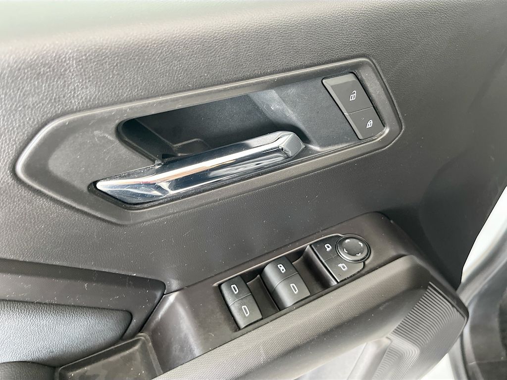 Used 2025 White Chevrolet LT image 18