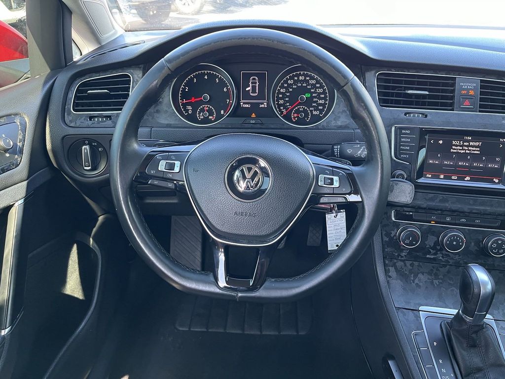 2015 Volkswagen Golf TSI S 4-Door 15