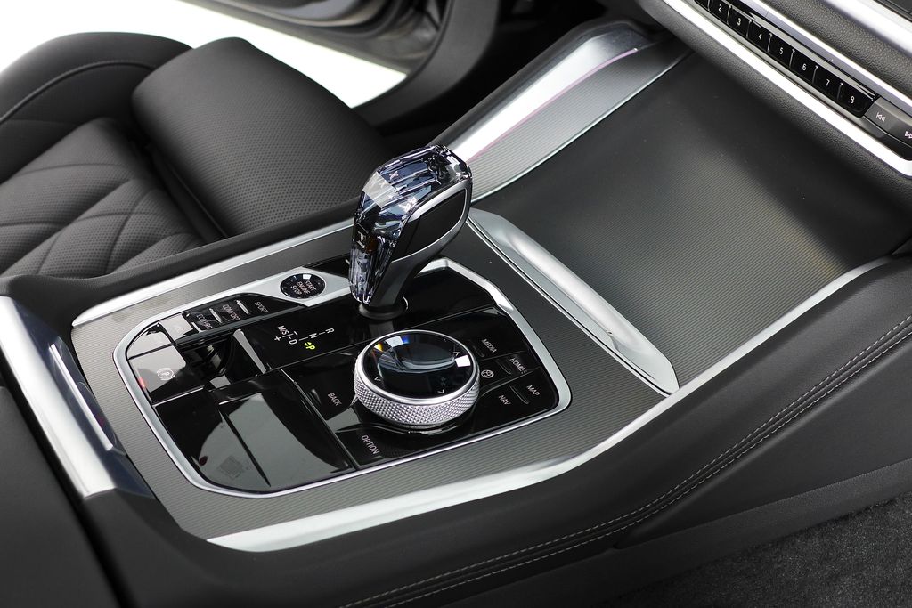 Thumbnail: 2023 BMW X6 - 15
