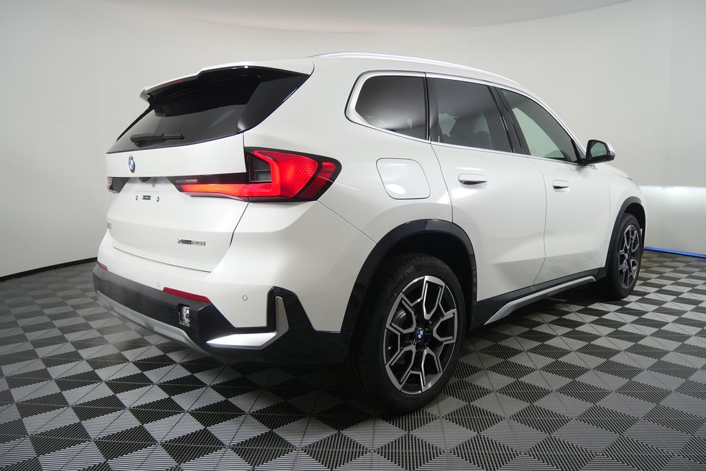 Thumbnail: 2026 BMW X1 - 3