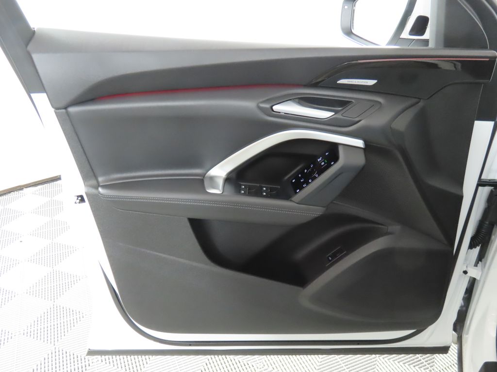 Thumbnail: 2025 Audi Q5 - 25