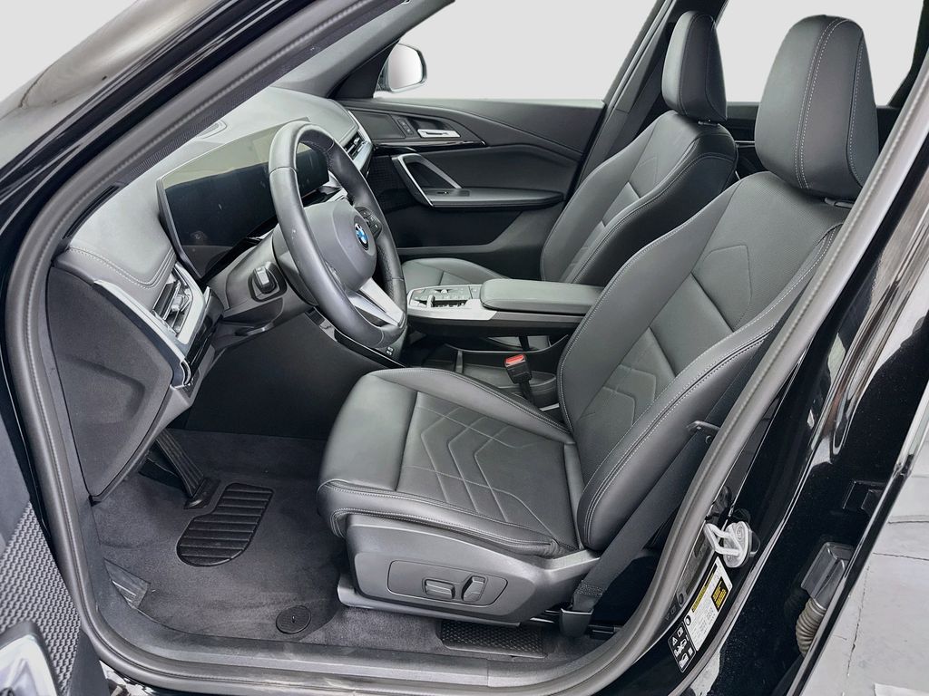 Thumbnail: 2025 BMW X1 - 17