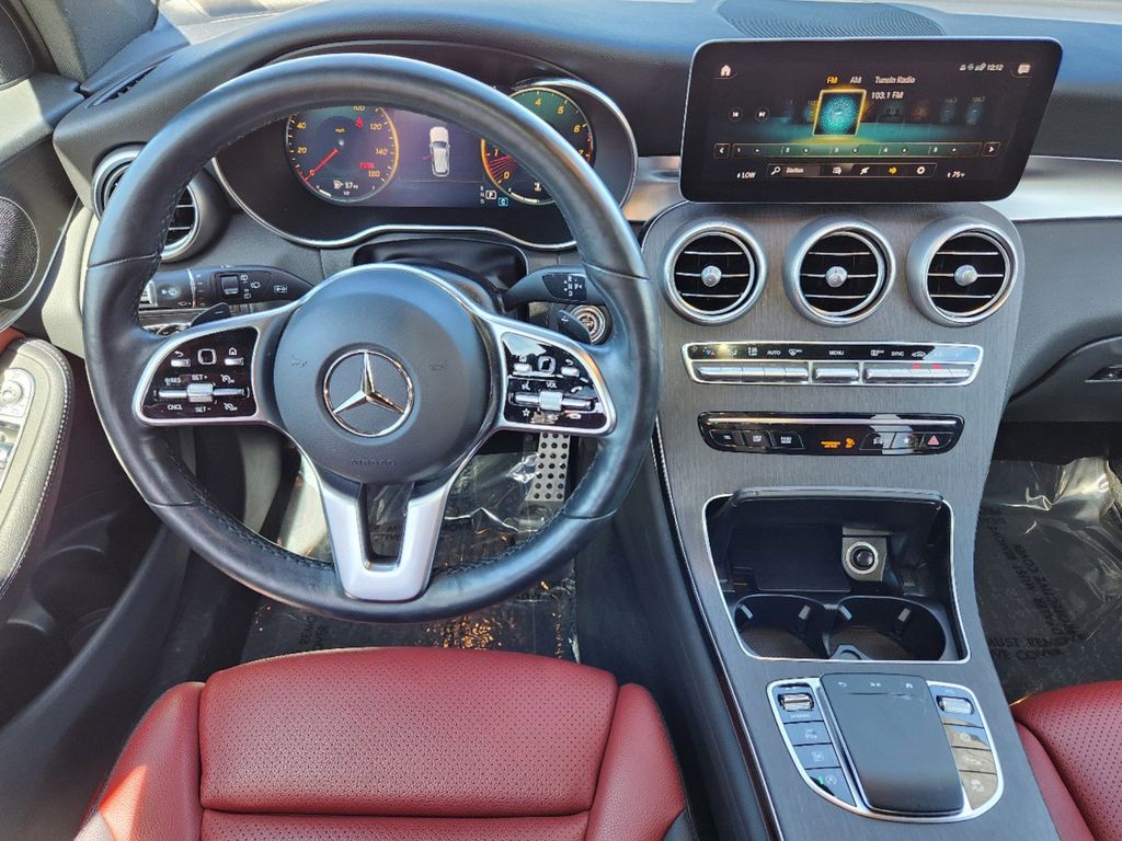 2021 Mercedes-Benz GLC GLC 300 26