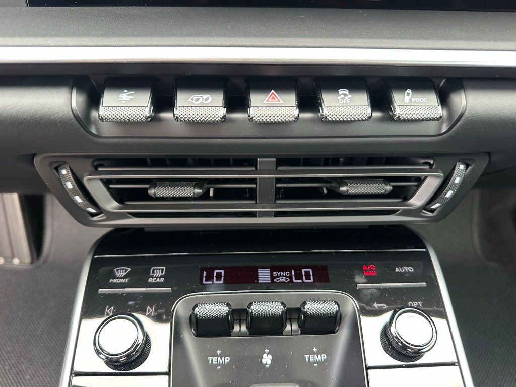 Thumbnail: 2025 Porsche 911 - 27