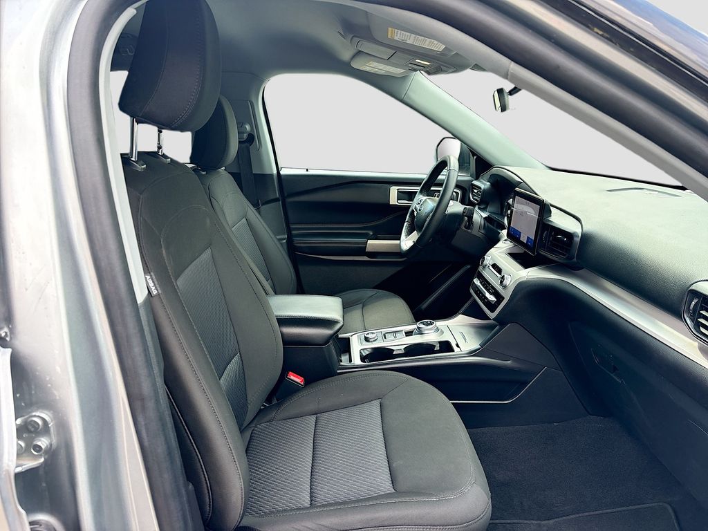 2023 Ford Explorer XLT - Photo 29