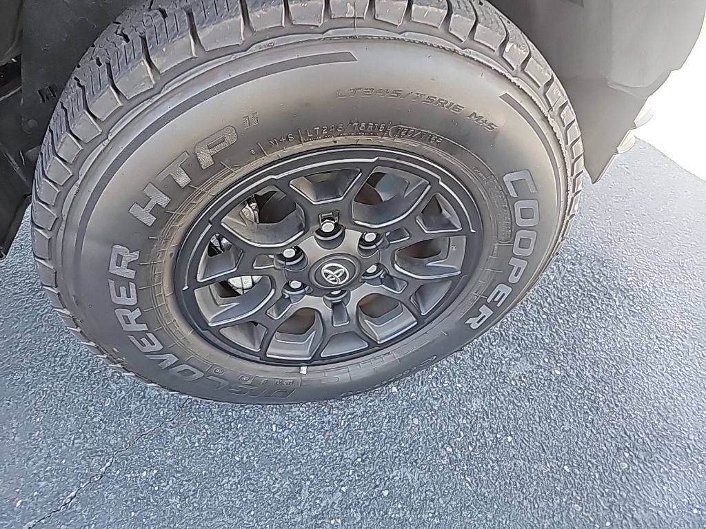 Thumbnail: 2019 Toyota Tacoma - 6
