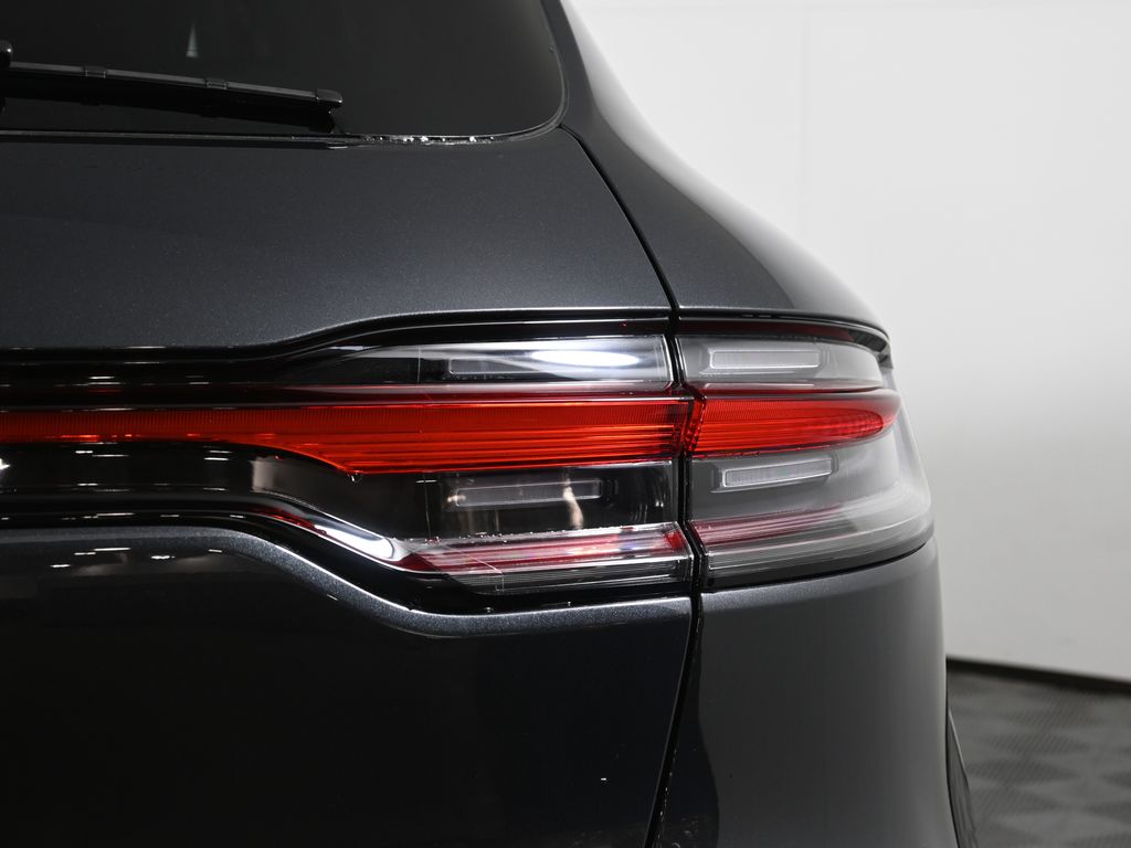 Thumbnail: 2026 Porsche Macan - 13