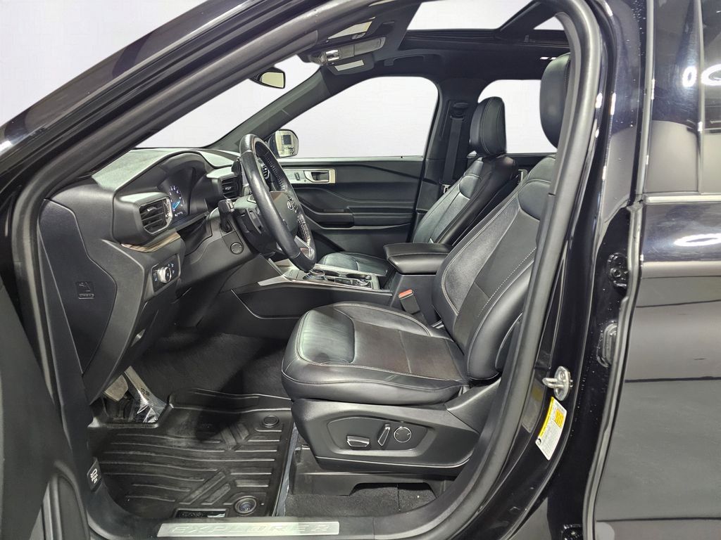 Used 2020 Black Ford Limited image 21