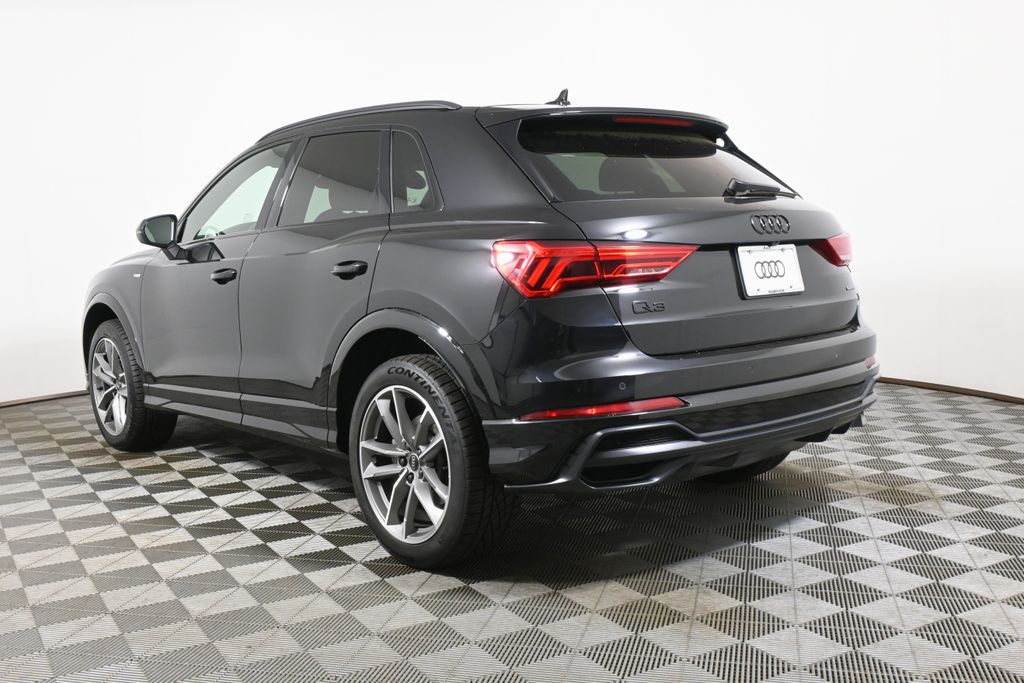 Thumbnail: 2022 Audi Q3 - 5