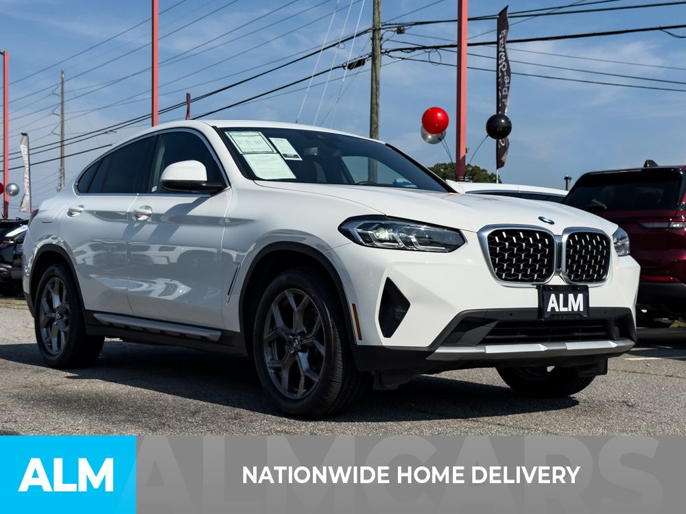 Used 2025 White BMW xDrive30i image 4