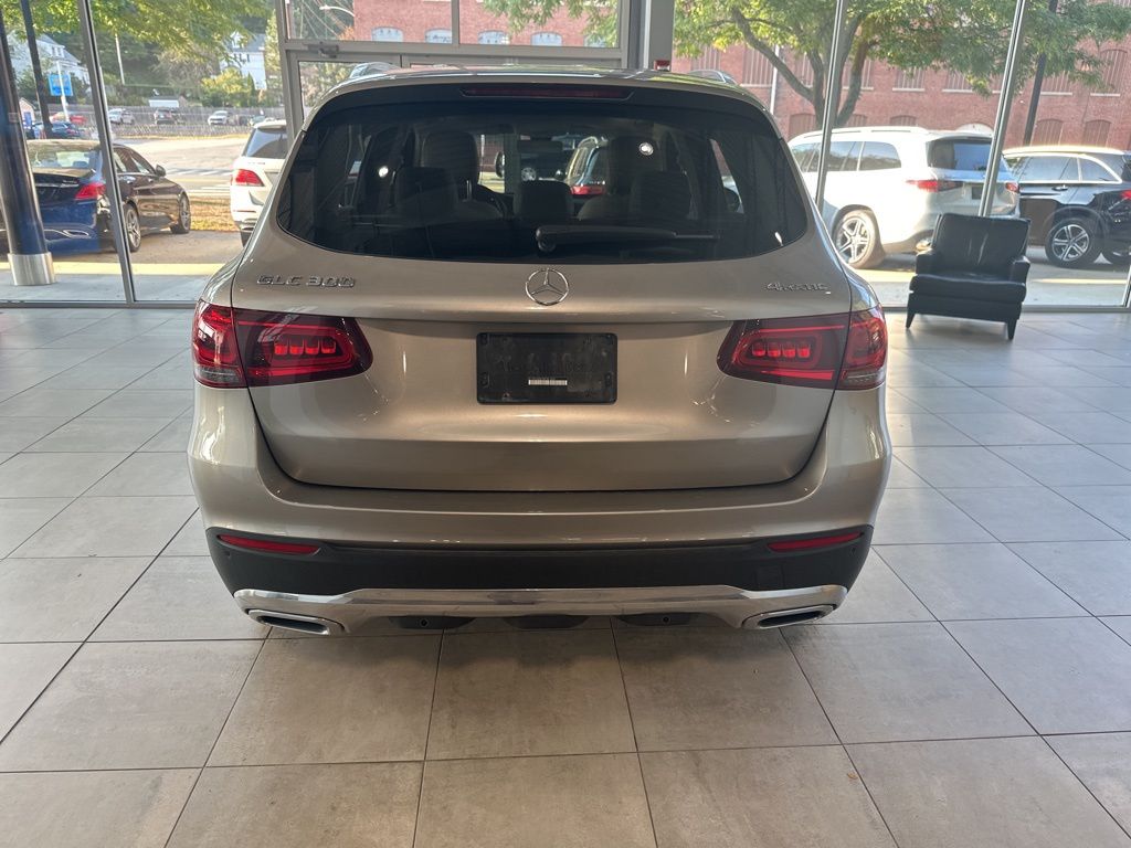 2021 Mercedes-Benz GLC GLC 300 6