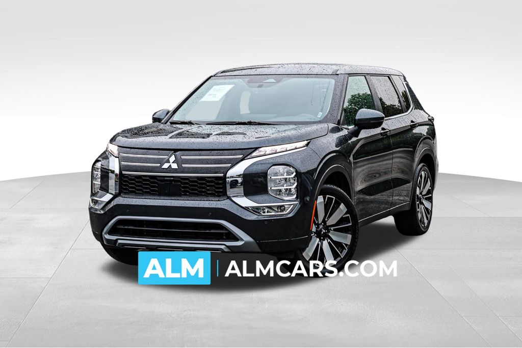 2025 Mitsubishi Outlander SE 2WD's photo