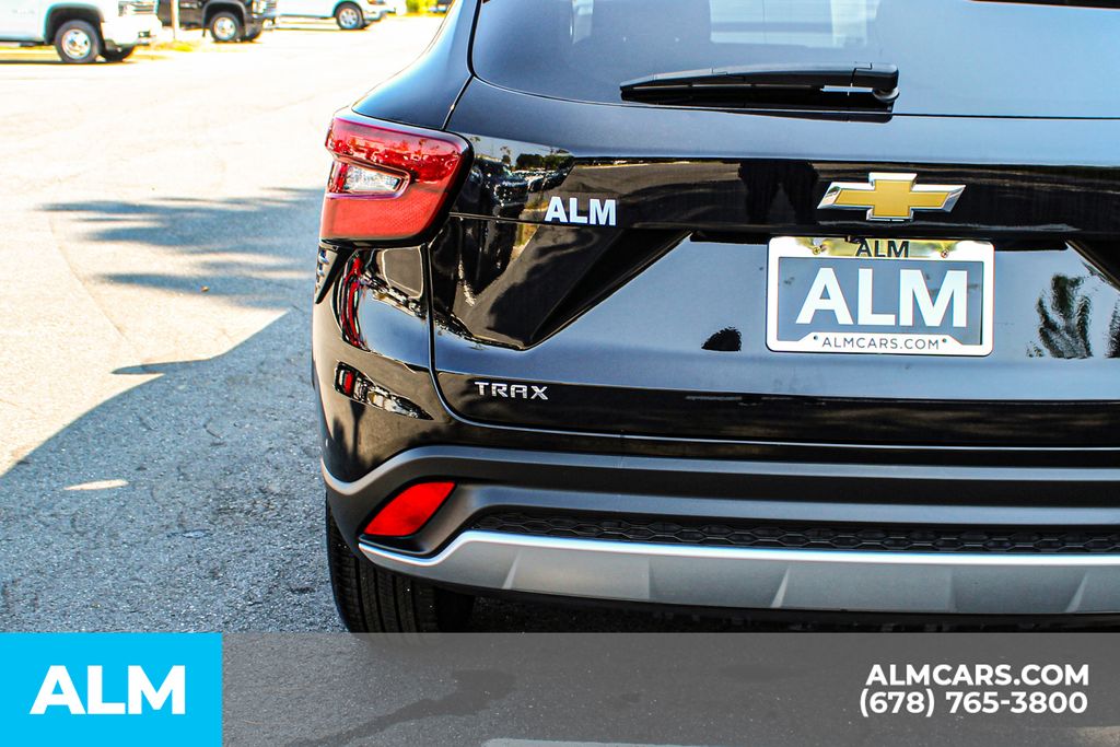 2024 Chevrolet Trax LT photo 12