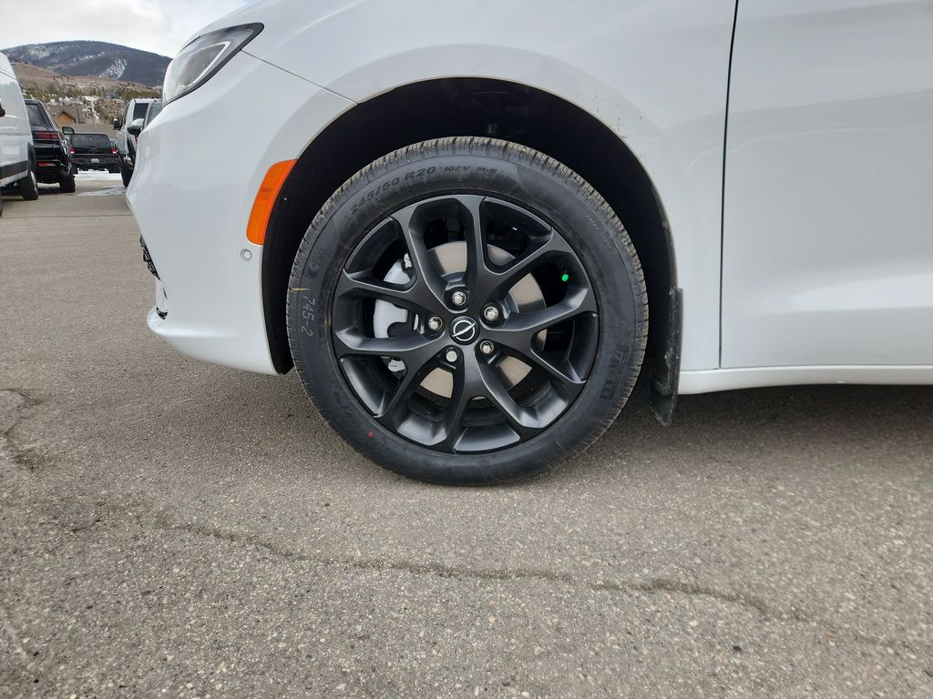 2026 Chrysler Pacifica Limited - Photo 25