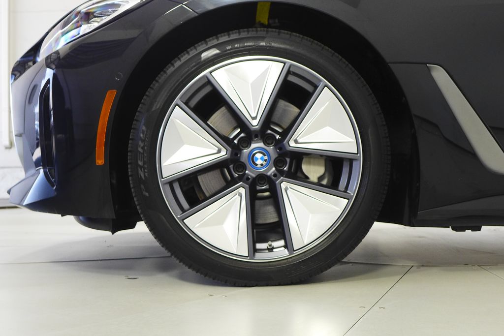 Thumbnail: 2023 BMW i4 - 5