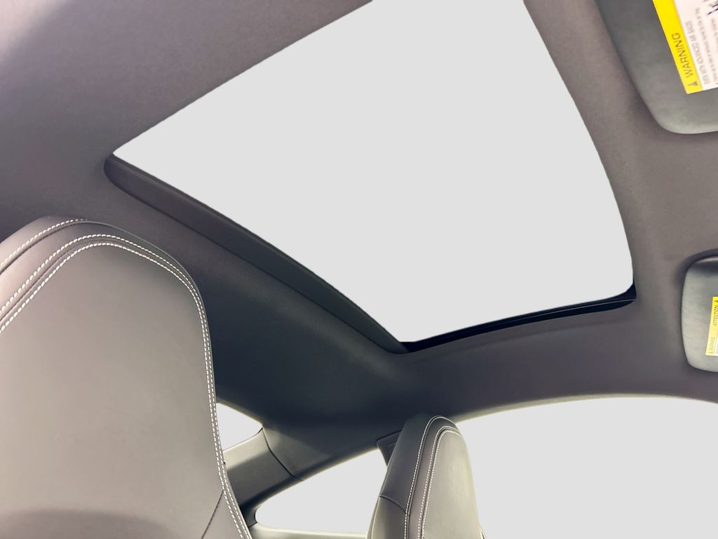 Thumbnail: 2024 Porsche 911 - 19