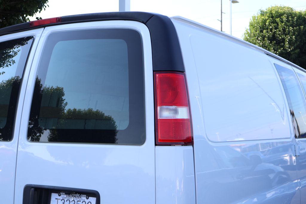Thumbnail: 2023 GMC Savana - 8