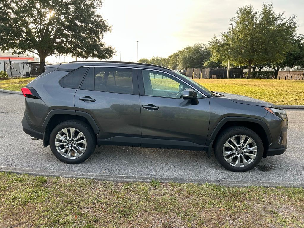 2024 Toyota RAV4 XLE Premium 6