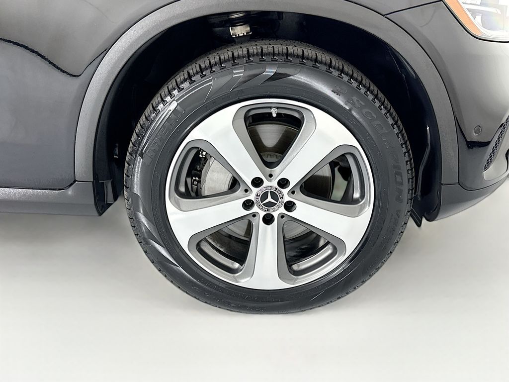 Thumbnail: 2023 Mercedes-Benz GLC - 32