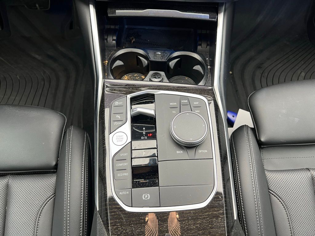 2023 BMW 3 Series 330i 13