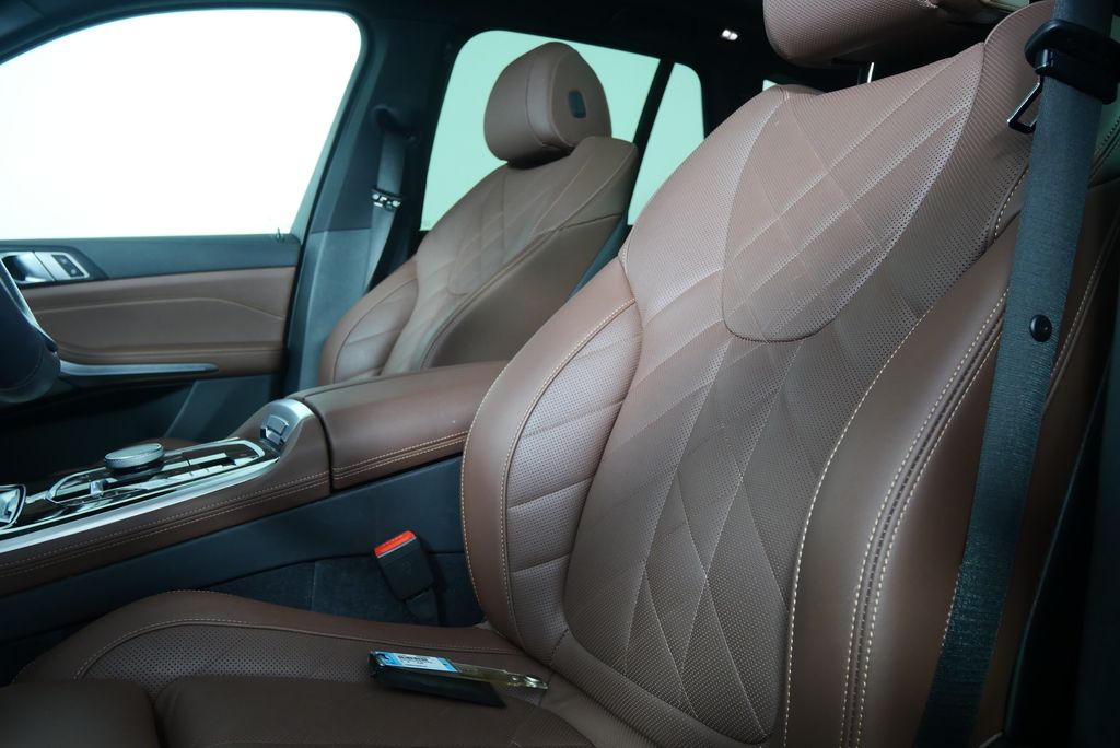 Thumbnail: 2025 BMW X5 - 11