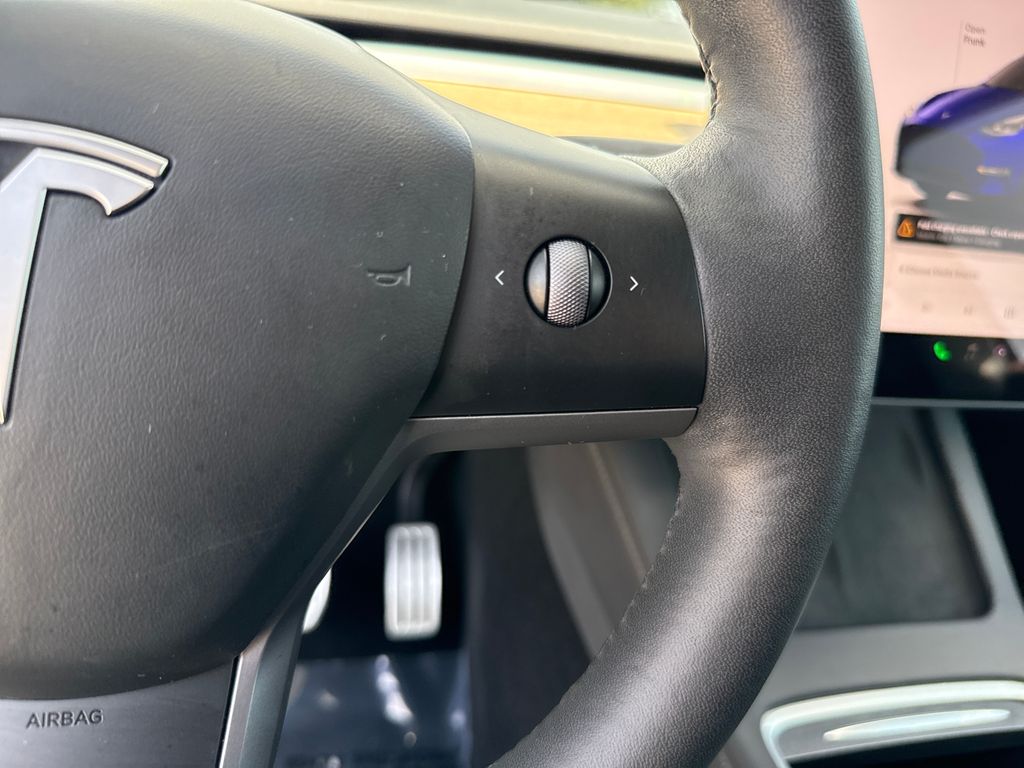 Used 2023  Tesla Performance image 15