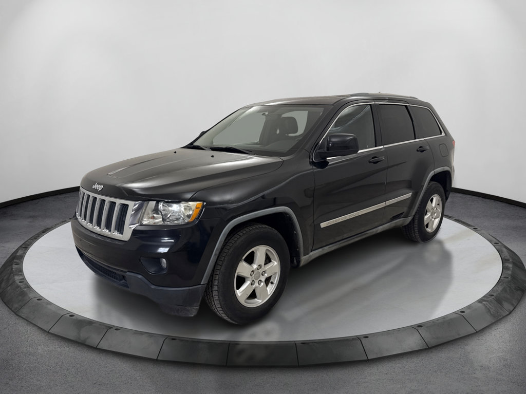 Brilliant Black Crystal Pearlcoat 2011 Jeep Grand Cherokee SUV / Crossover 4X2 5-Speed Automatic