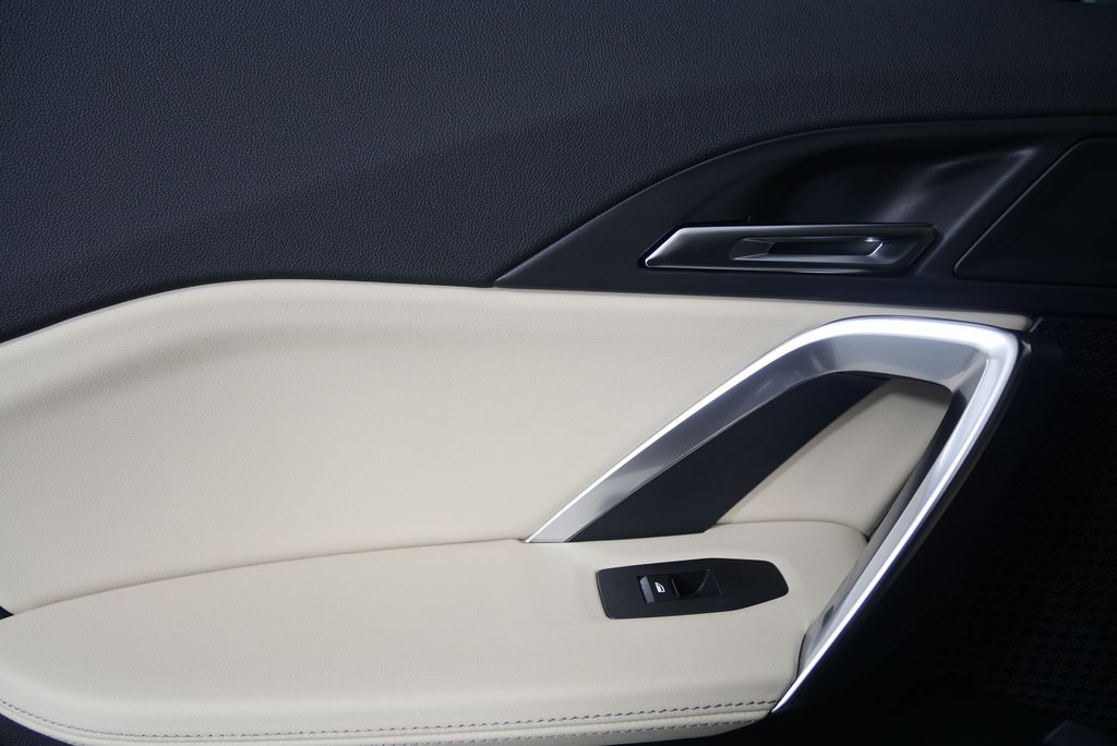 Thumbnail: 2025 BMW X1 - 13