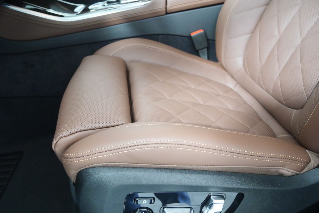 Thumbnail: 2026 BMW X5 - 10