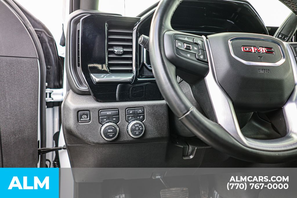 Used 2025 White GMC SLT image 25