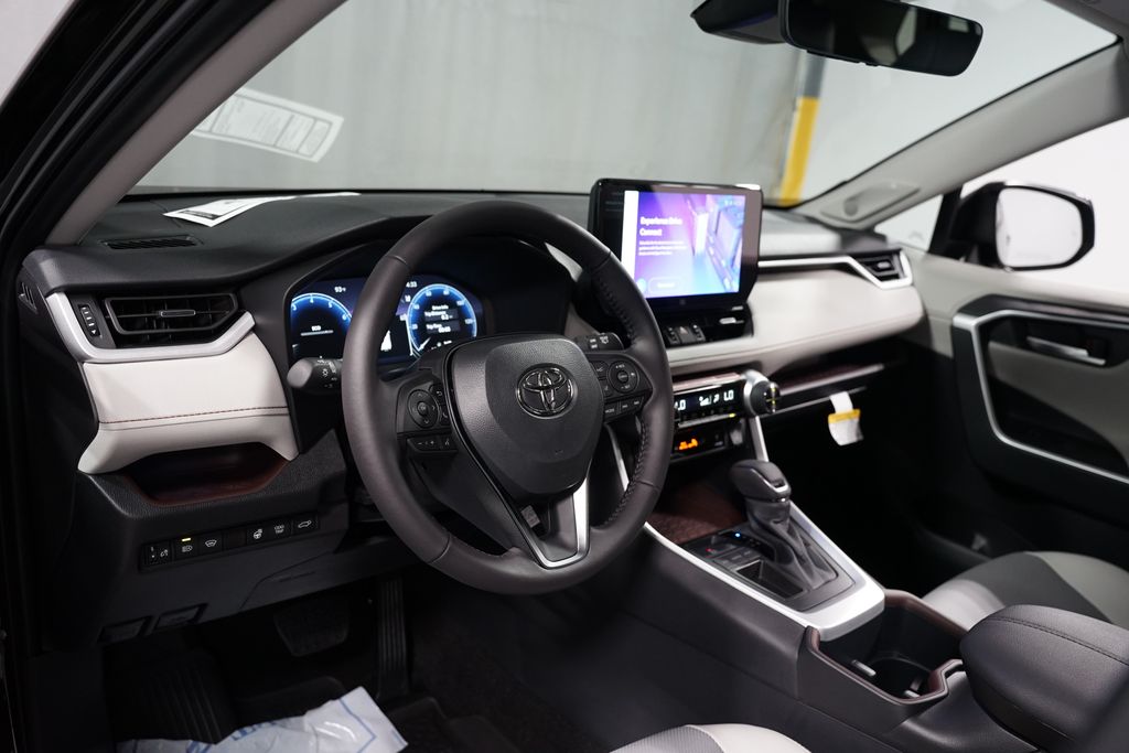 Thumbnail: 2025 Toyota RAV4 - 11