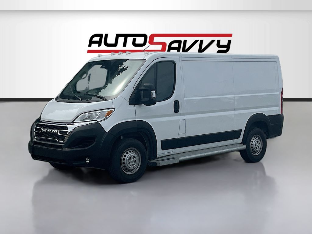 Used 2025 White Ram Base image 3