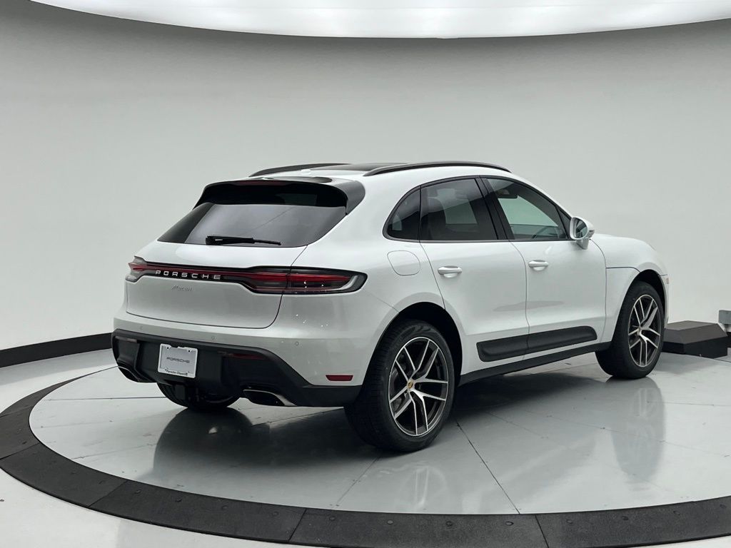 Thumbnail: 2025 Porsche Macan - 9