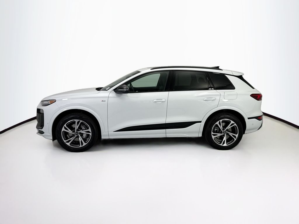 Thumbnail: 2027 Audi Q6 e-tron - 8